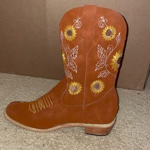 Sunflower Cowgirl Boots | Brown | Size 7
